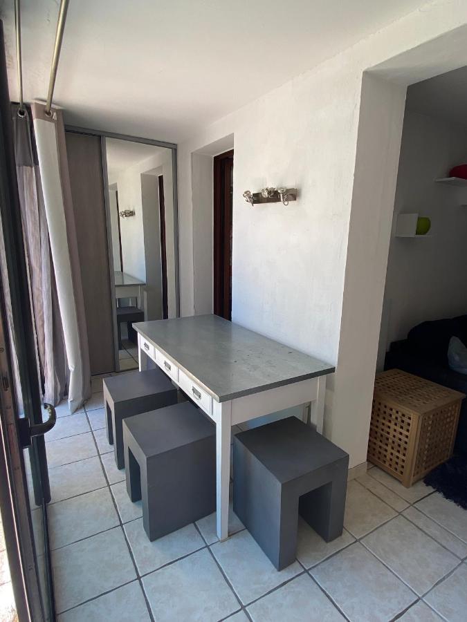 Logement Entier T2 Climatise, Parking Gratuit, Jardin, Plage A 2Min A Pied Sanary-sur-Mer Dış mekan fotoğraf